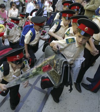 cadetes rusos en el primer día de la academia Emperador Nicolás Segundo, Rostov-na-Donu, Russia, 2008. (C) Sergey Venyavsky, STR.