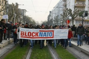 Accio Directa Noviolenta_bloqueig_cimera_OTAN_Estrasburg_abril_2009
